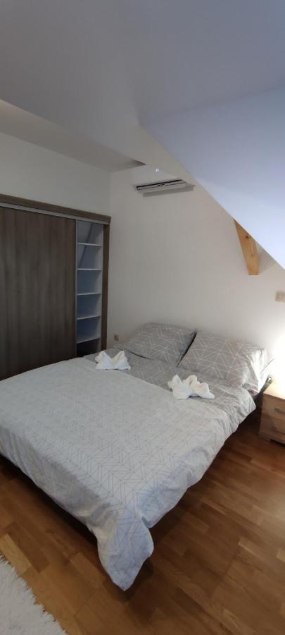 Fabi 2 Apartment เฮวิซ ภายนอก รูปภาพ